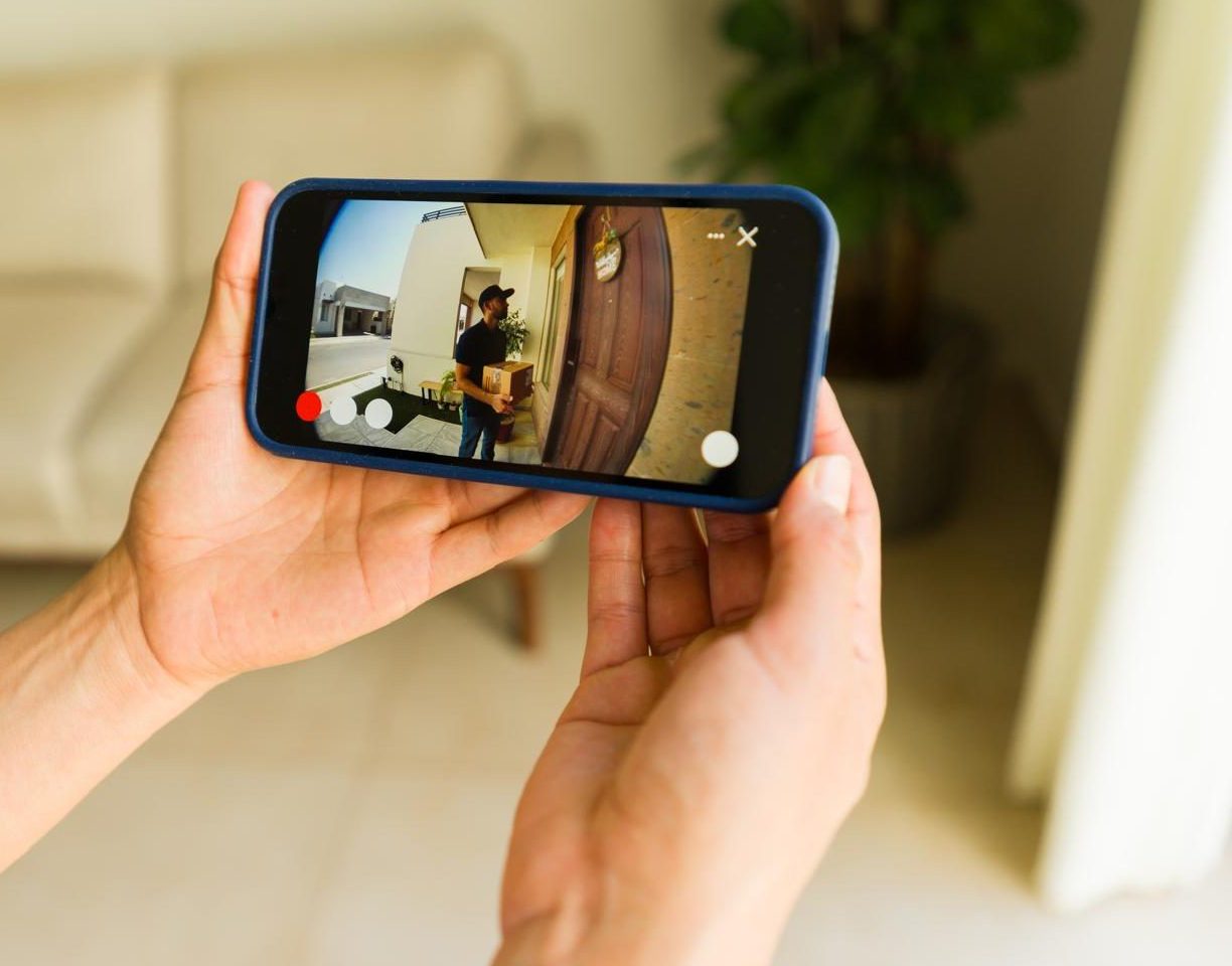 Beeld op telefoon slimmen deurbel - Jazz Electro